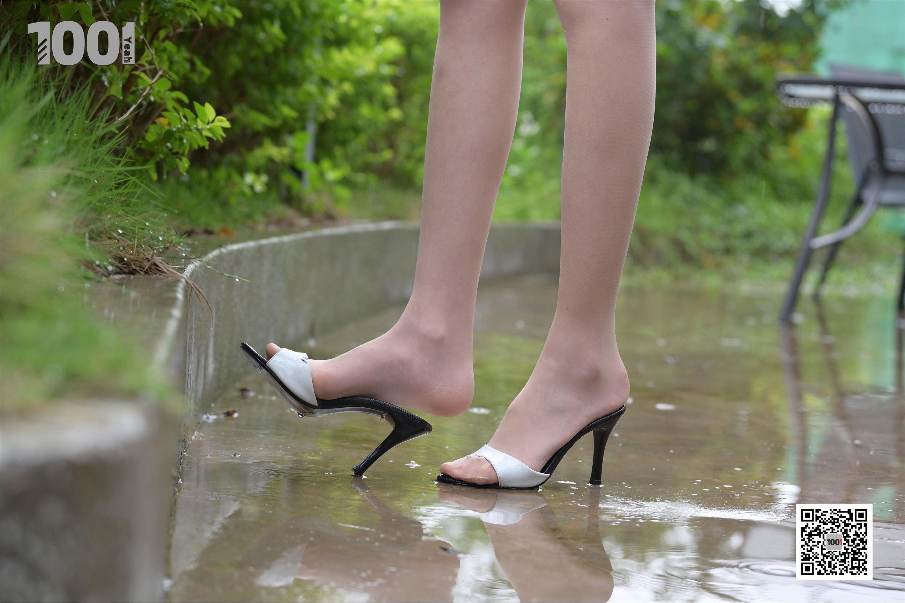 IESS异思趣向  一千零一夜《雨中漫步2》